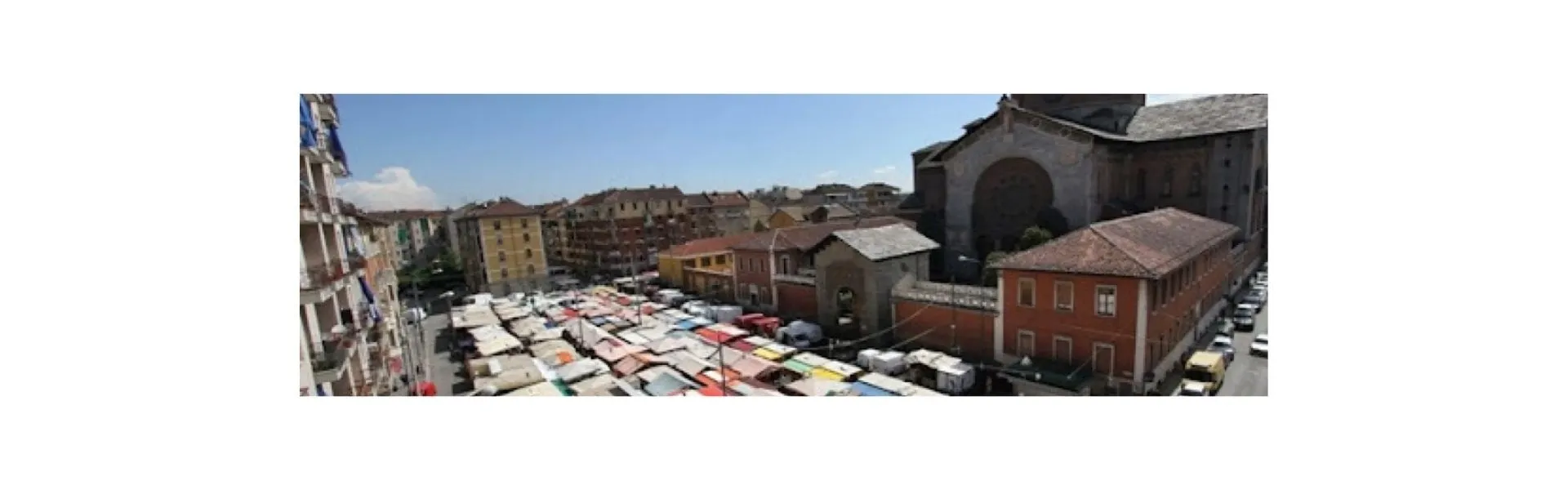 Mercato all'aperto piazza della Vittoria