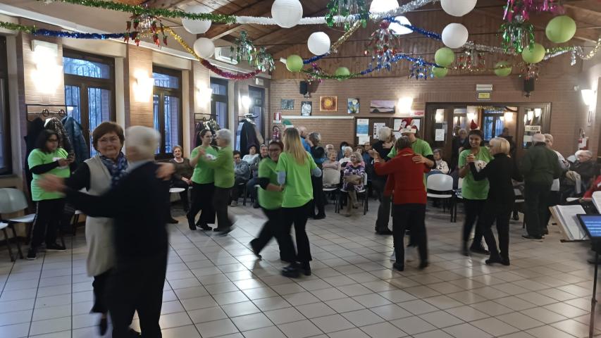 21 dicembre 2025 Centro d'Incontro di corso Belgio 91_ Balla con Pinocchio è Natale in un batter d'occhio_foto3